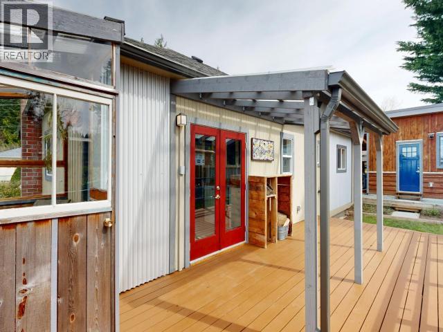 6152 LOIS STREET - 21