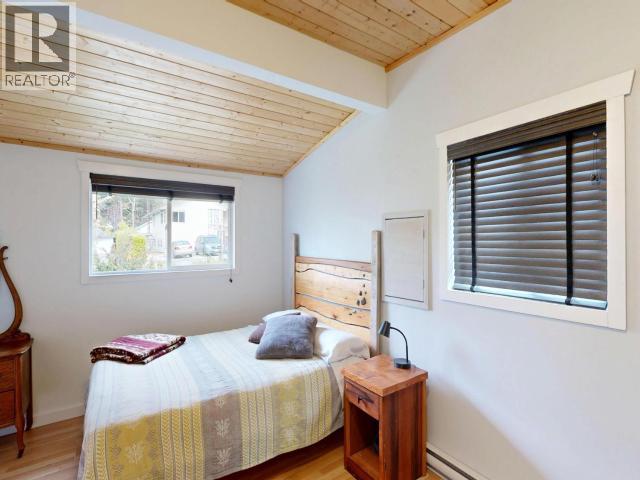 6152 LOIS STREET - 16