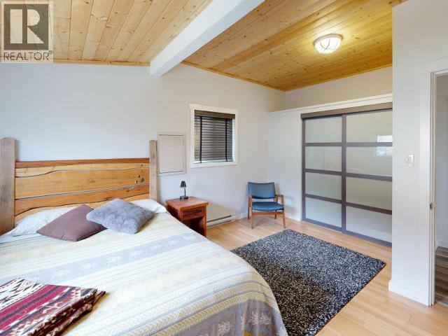 6152 LOIS STREET - 18