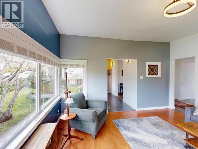 6152 LOIS STREET - 8