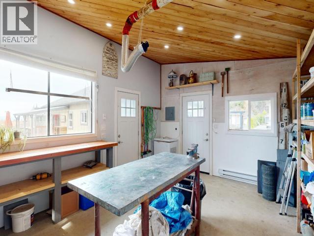 6152 LOIS STREET - 36