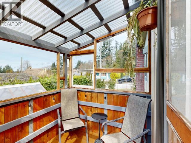 6152 LOIS STREET - 22