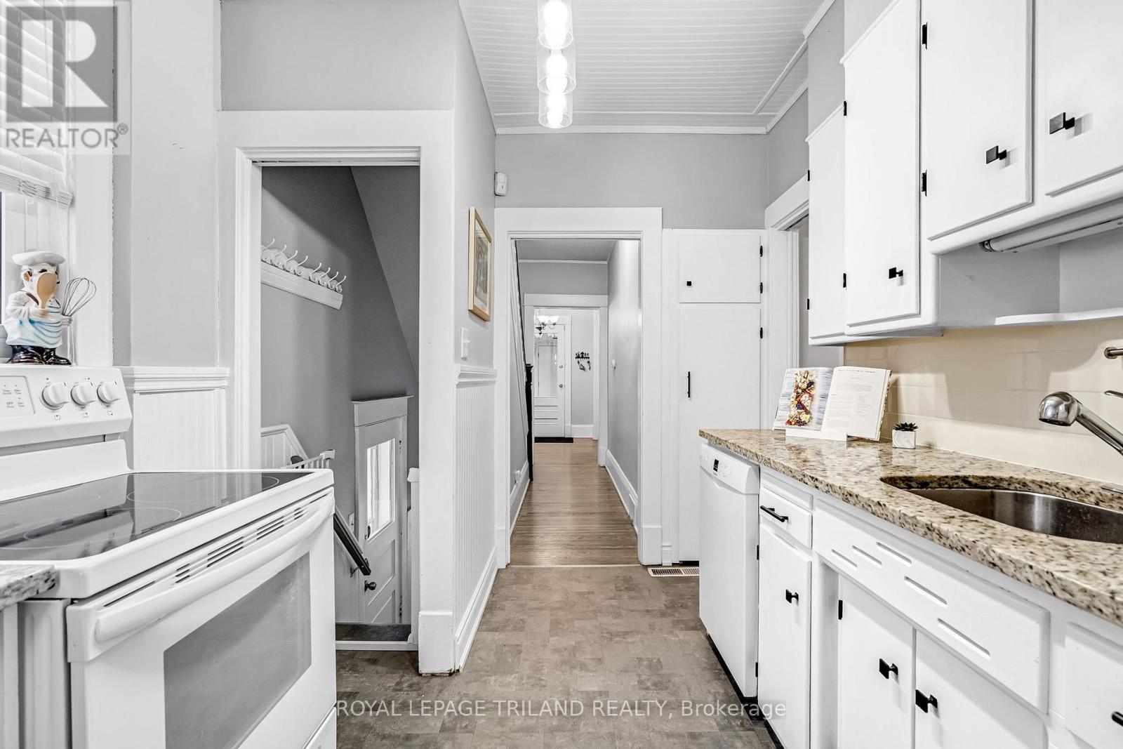 75 CHESTER STREET Property Photo