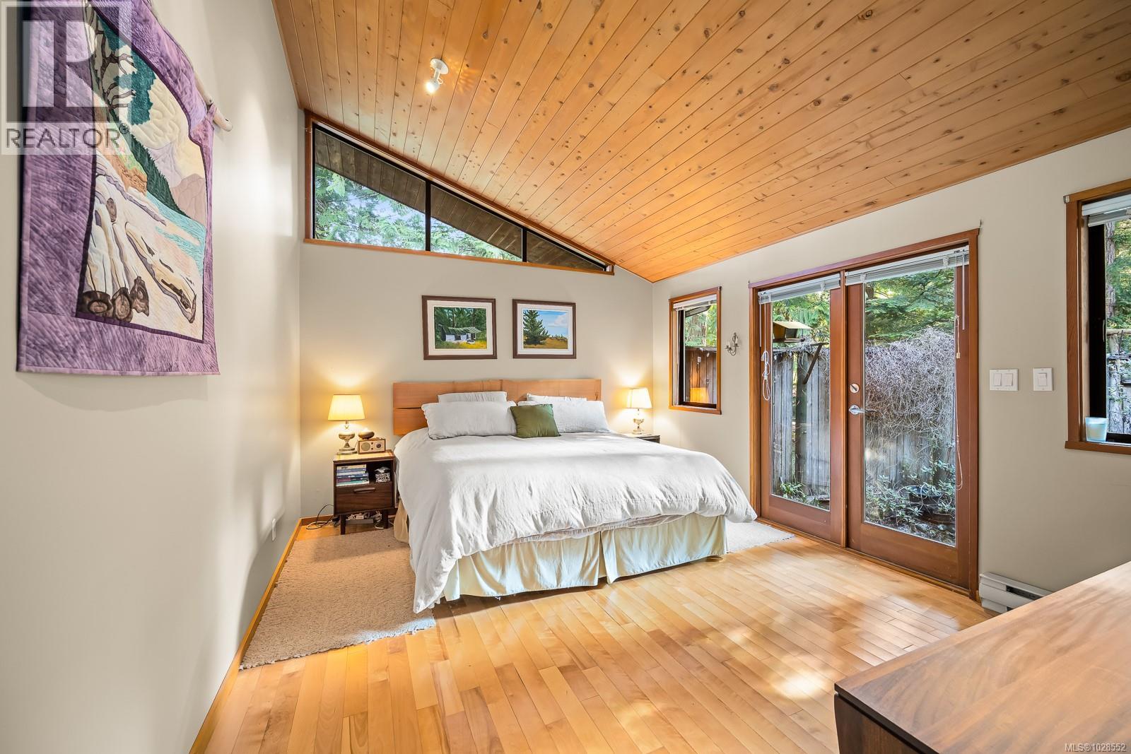 2450 CLAMSHELL PL - 22