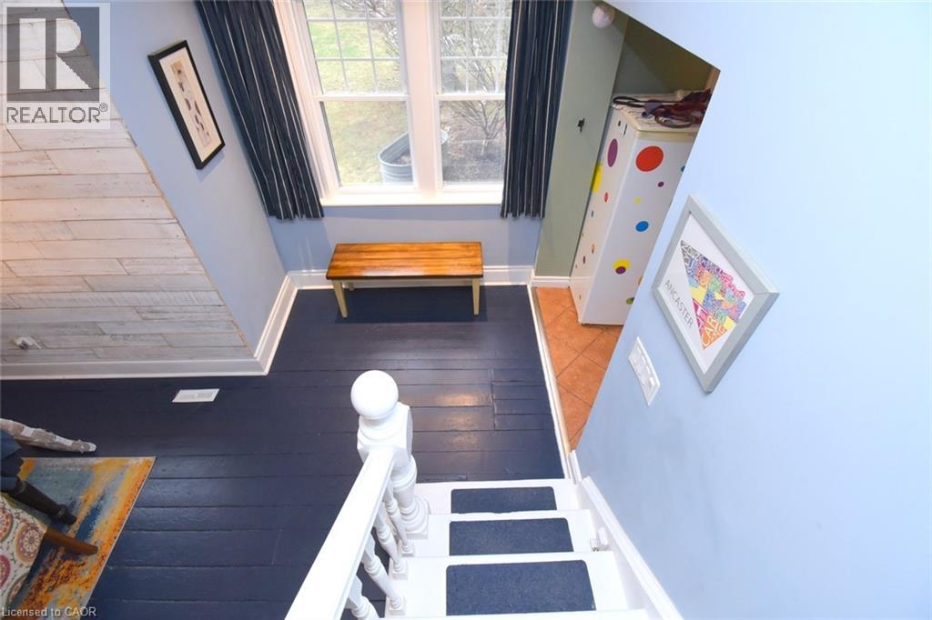 662 OLD DUNDAS Road - 32