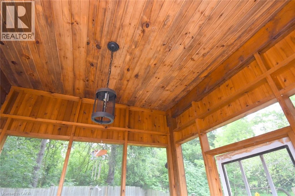 662 OLD DUNDAS Road - 44