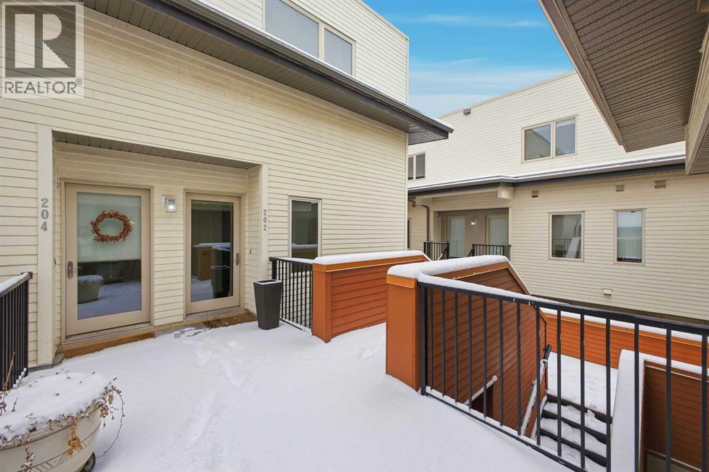 Single Family House 4 Level for Sale in    Avenue SW South Calgary Calgary 