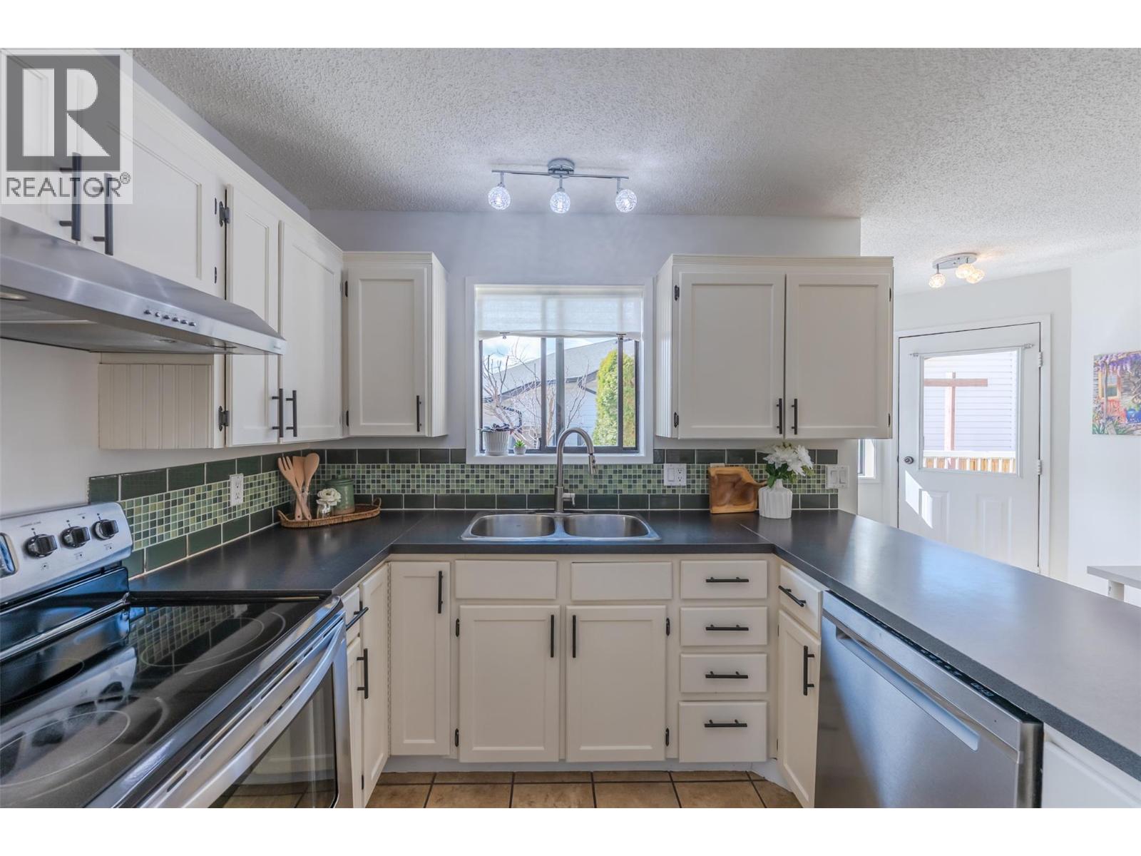 144 Adamson Place, Penticton