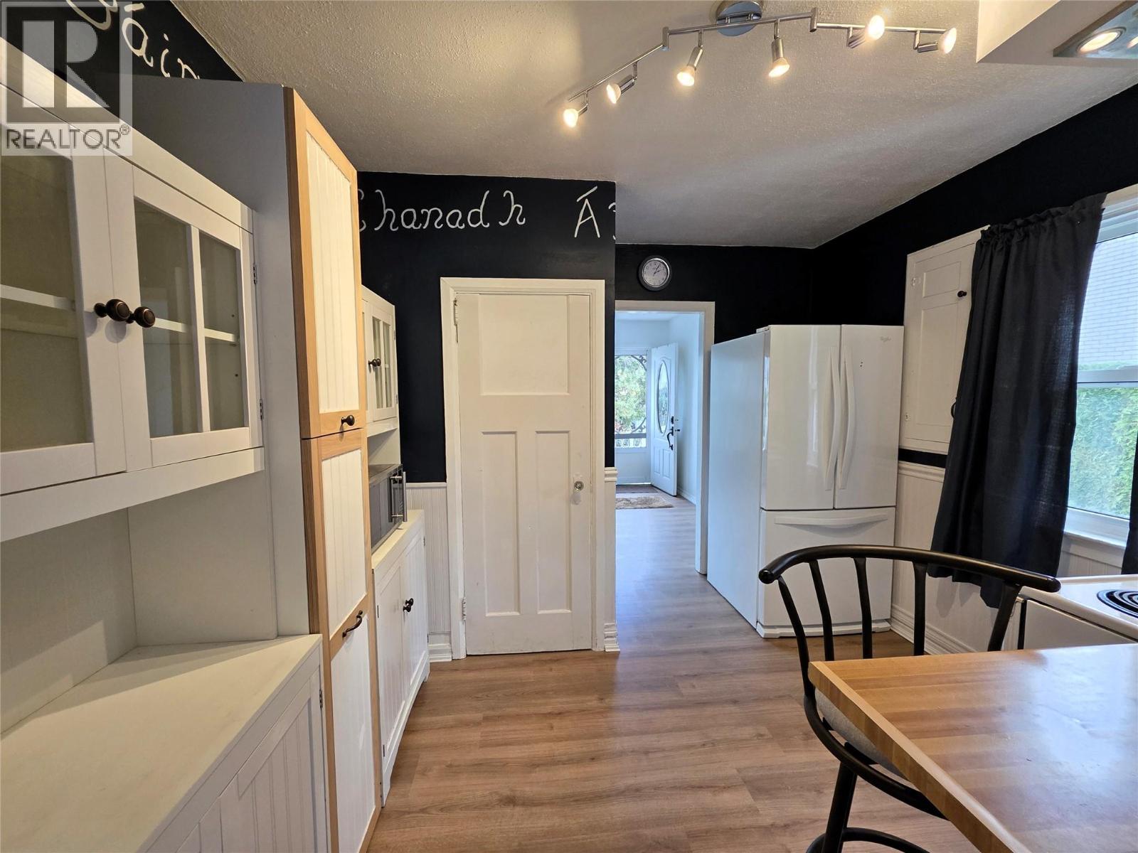 745 KIPLING STREET - 23