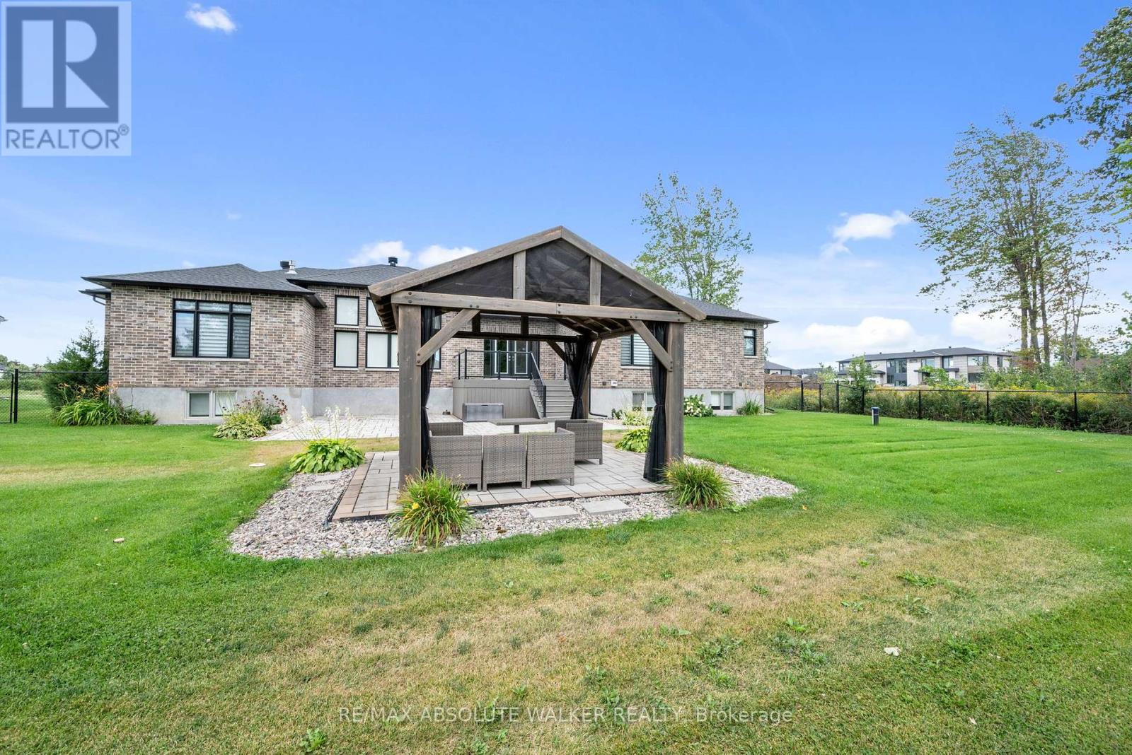 700 MCMANUS AVENUE — photo 47