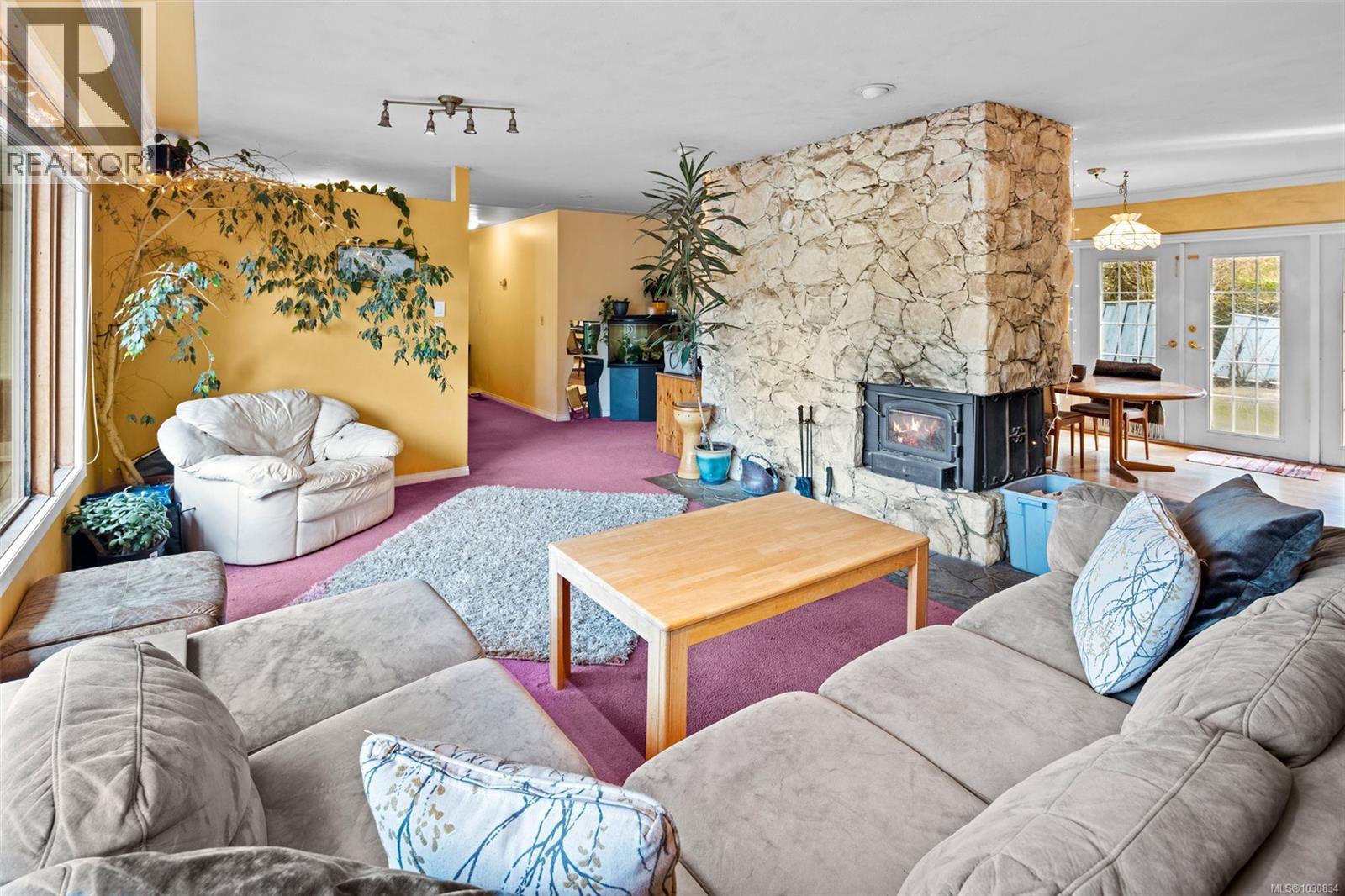  946 Klahanie Drive, Langford