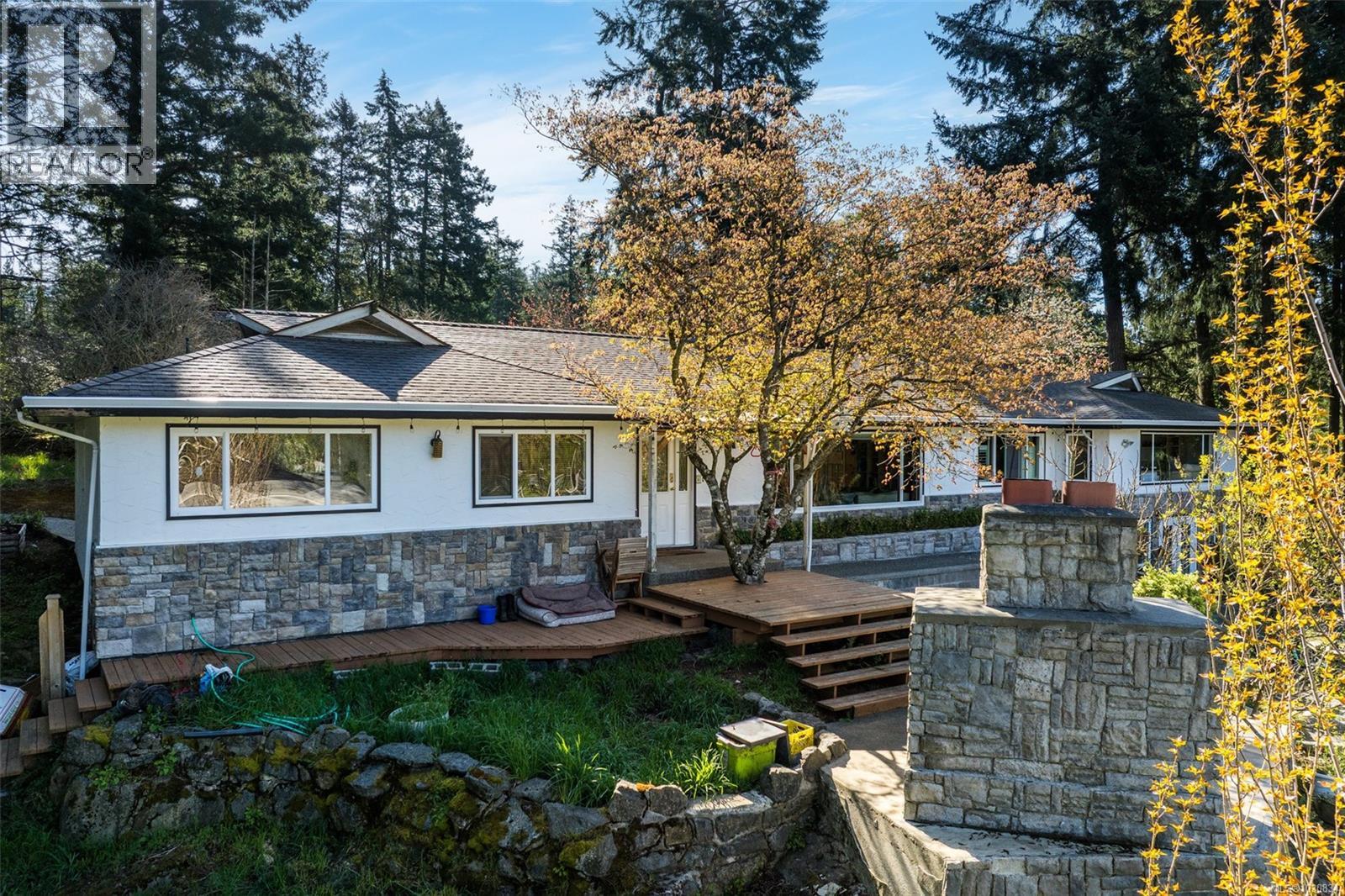  946 Klahanie Drive, Langford