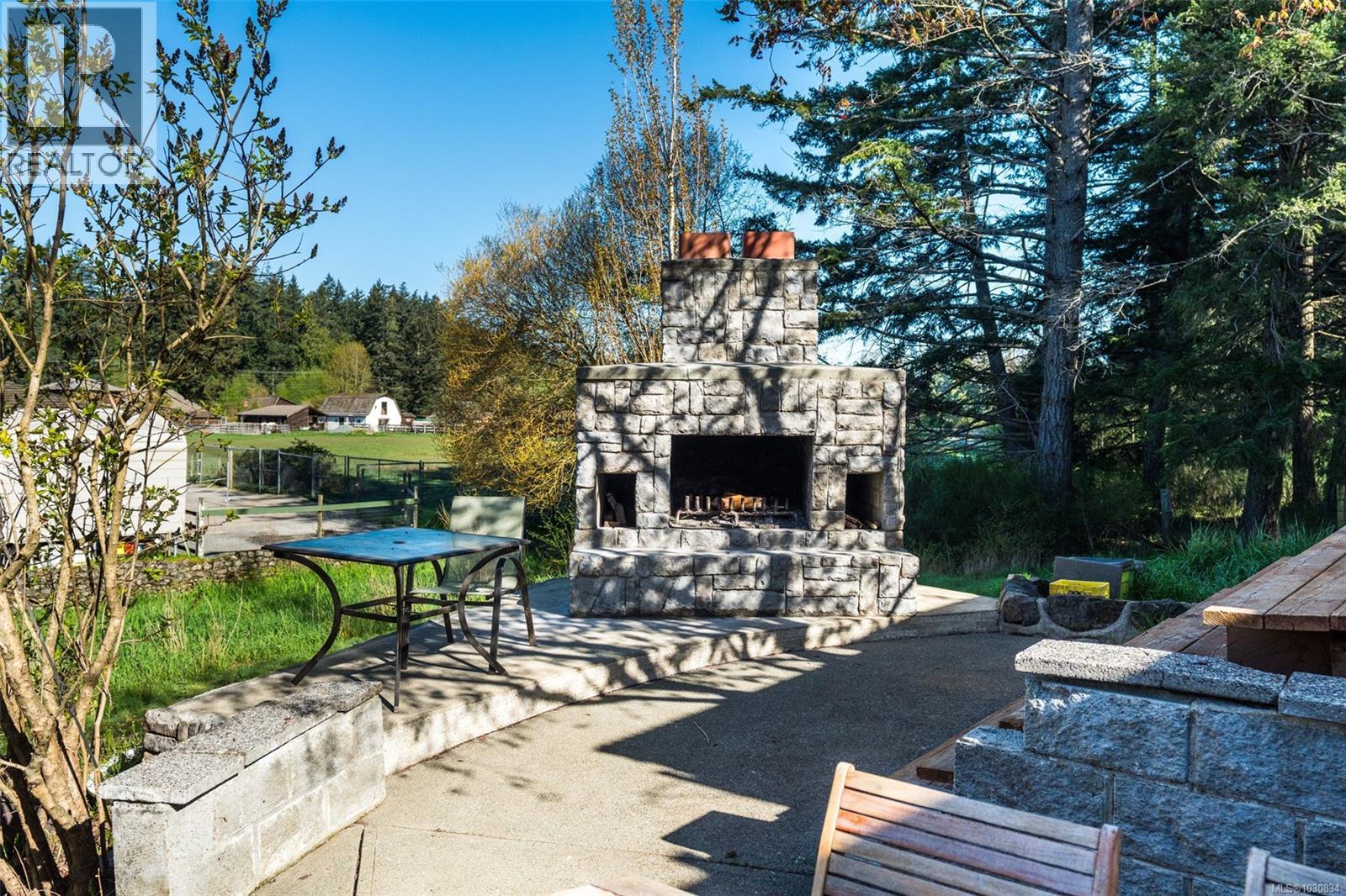  946 Klahanie Drive, Langford