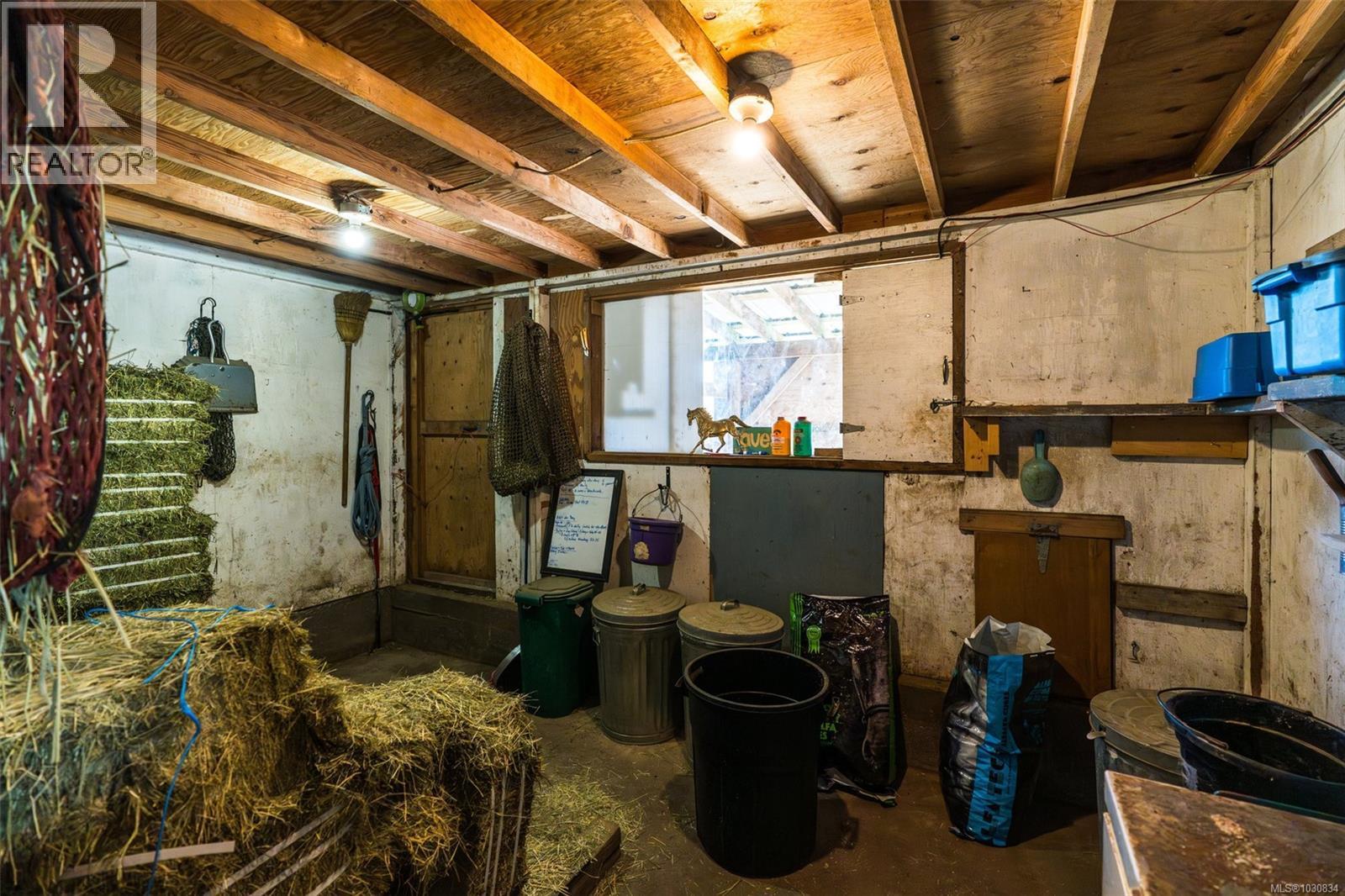  946 Klahanie Drive, Langford