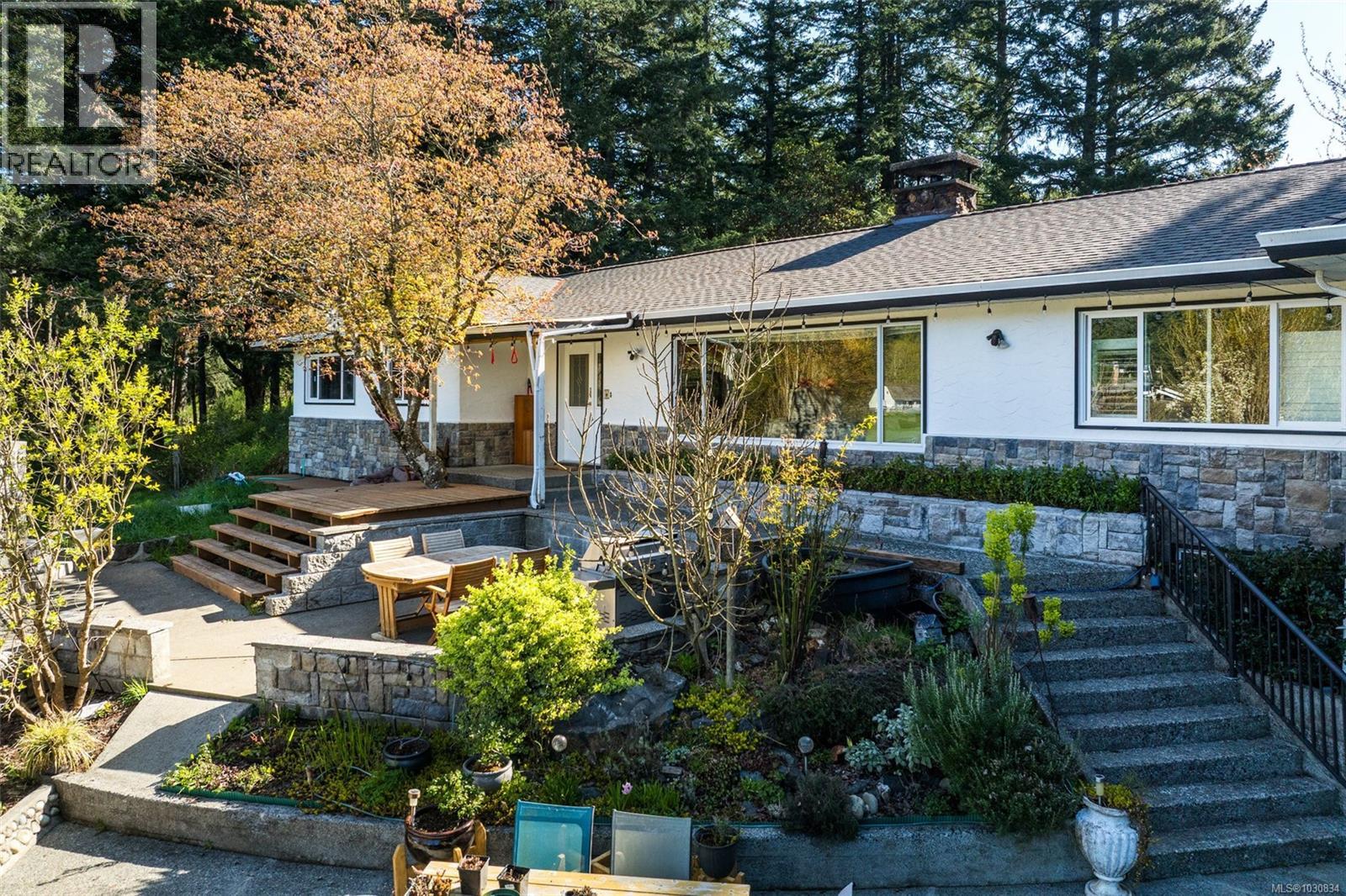  946 Klahanie Drive, Langford