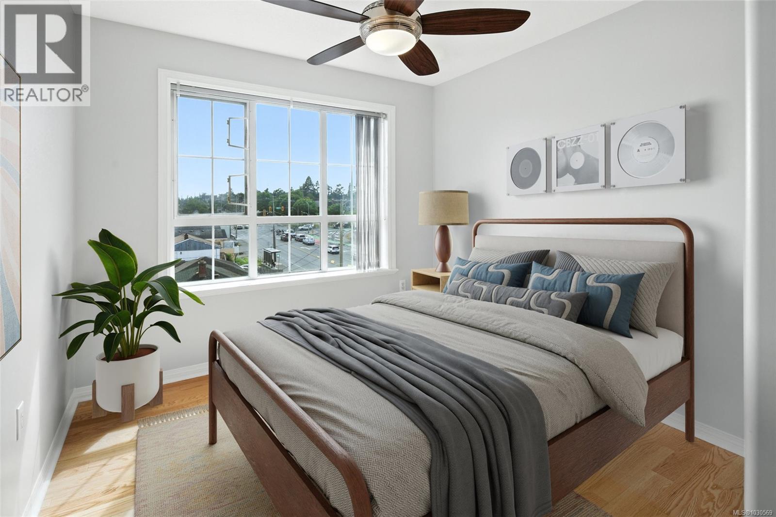 #304 3133 TILLICUM RD - 9