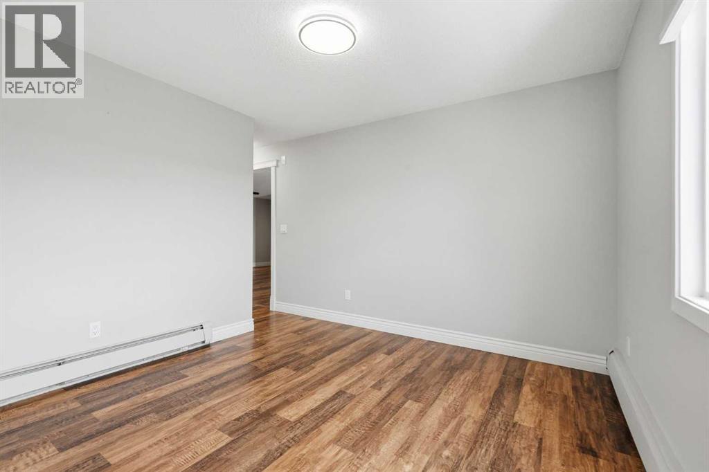 Single Family House for Sale in    Avenue SW Cliff Bungalow Calgary 