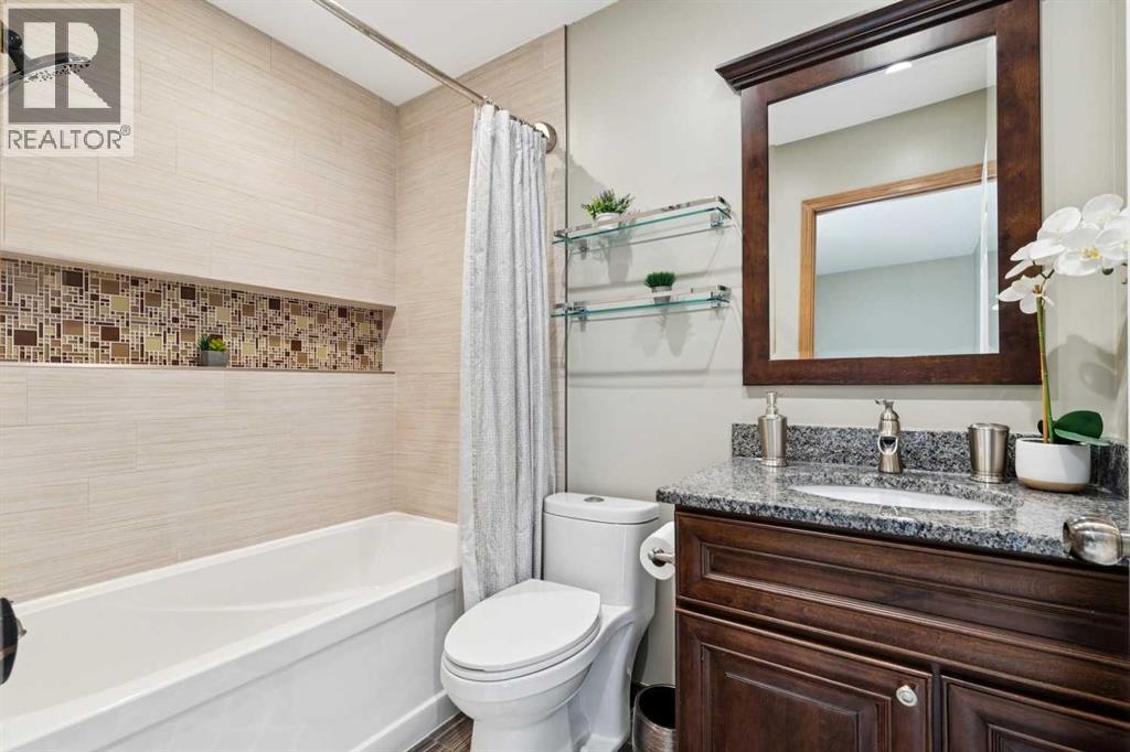 Single Family House for Sale in  Tuscarora Close NW Tuscany Calgary 