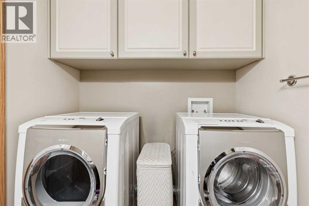 Single Family House for Sale in  Tuscarora Close NW Tuscany Calgary 