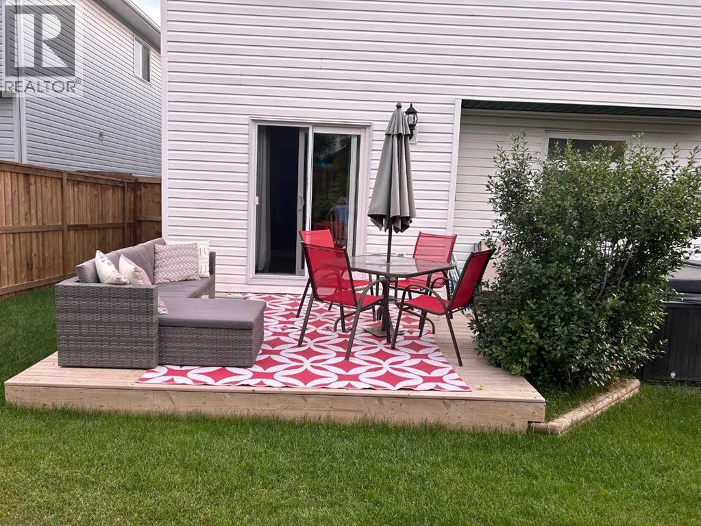 Single Family House for Sale in  Tuscarora Close NW Tuscany Calgary 