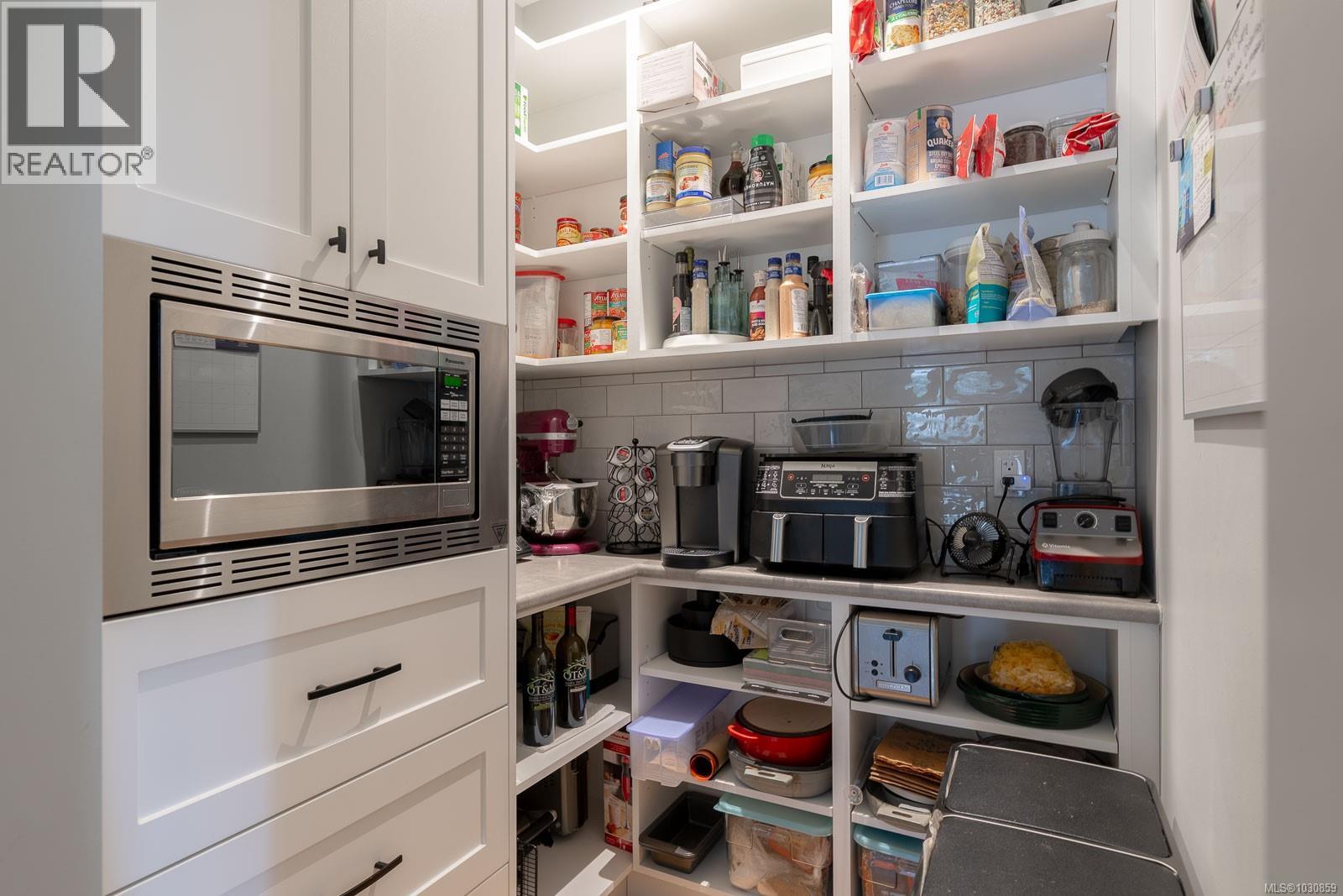 3829 Glen Oaks Dr, Nanaimo