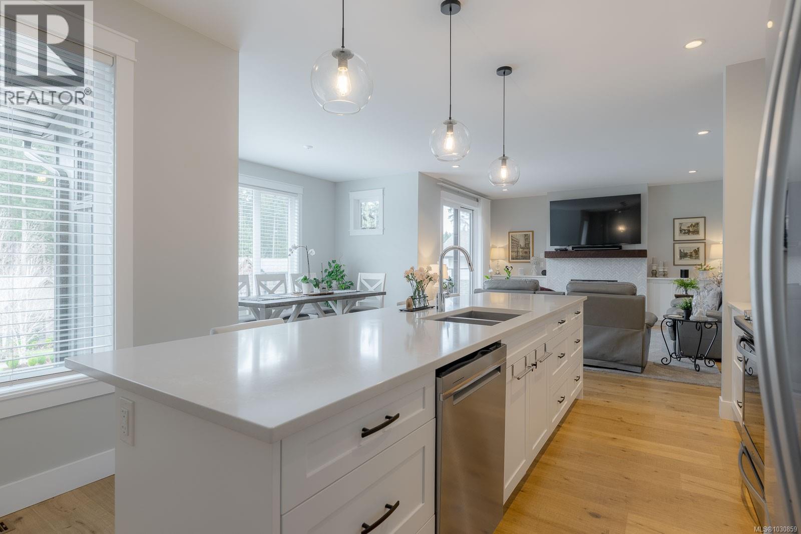 3829 Glen Oaks Dr, Nanaimo