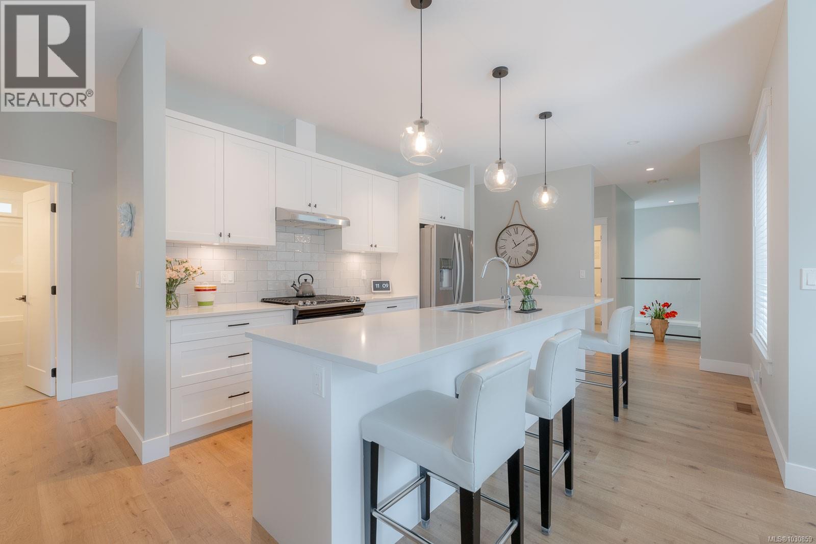 3829 Glen Oaks Dr, Nanaimo