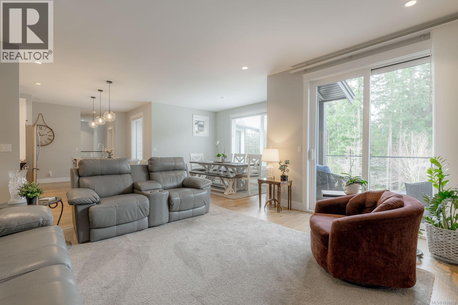 3829 Glen Oaks Dr, Nanaimo