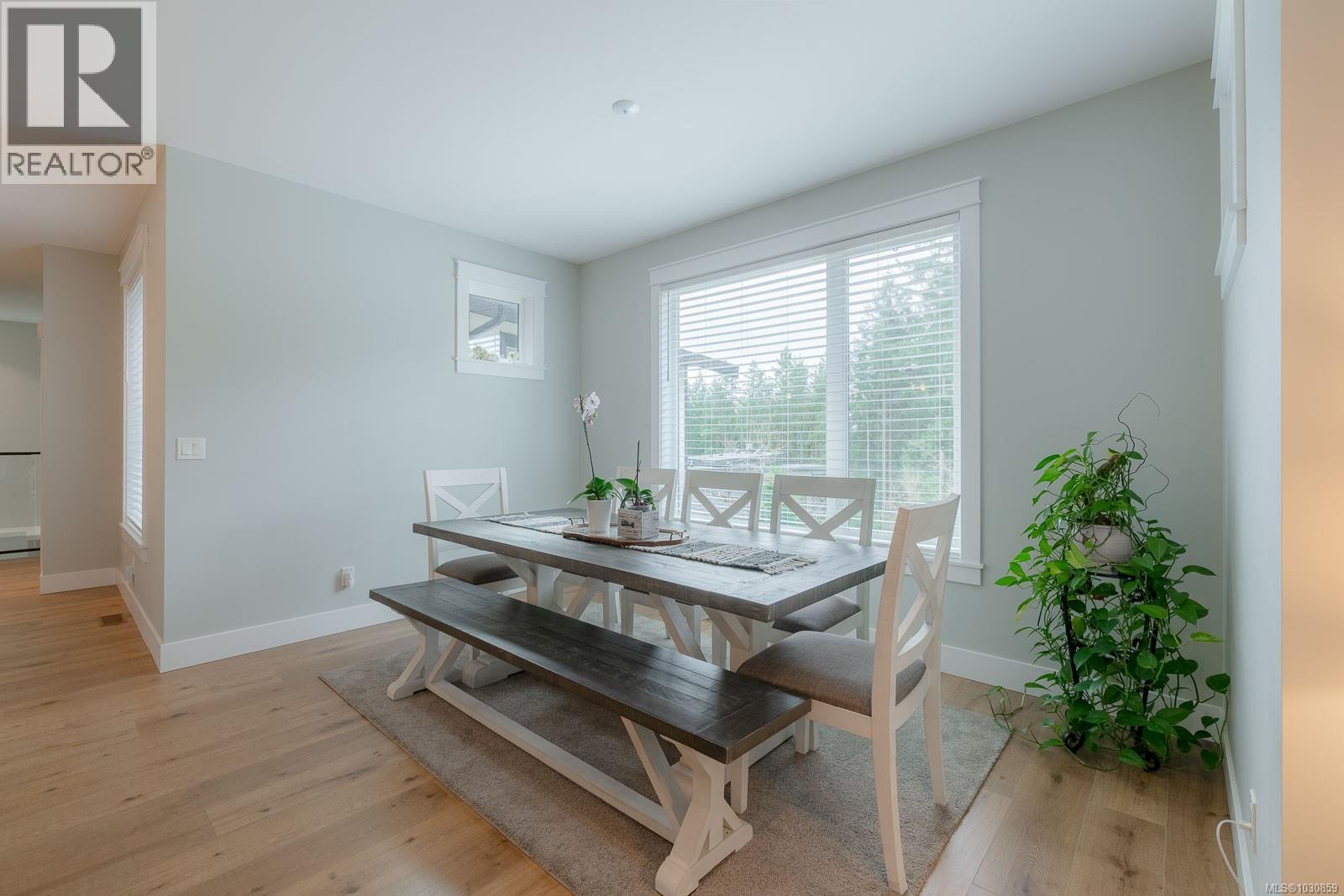 3829 Glen Oaks Dr, Nanaimo