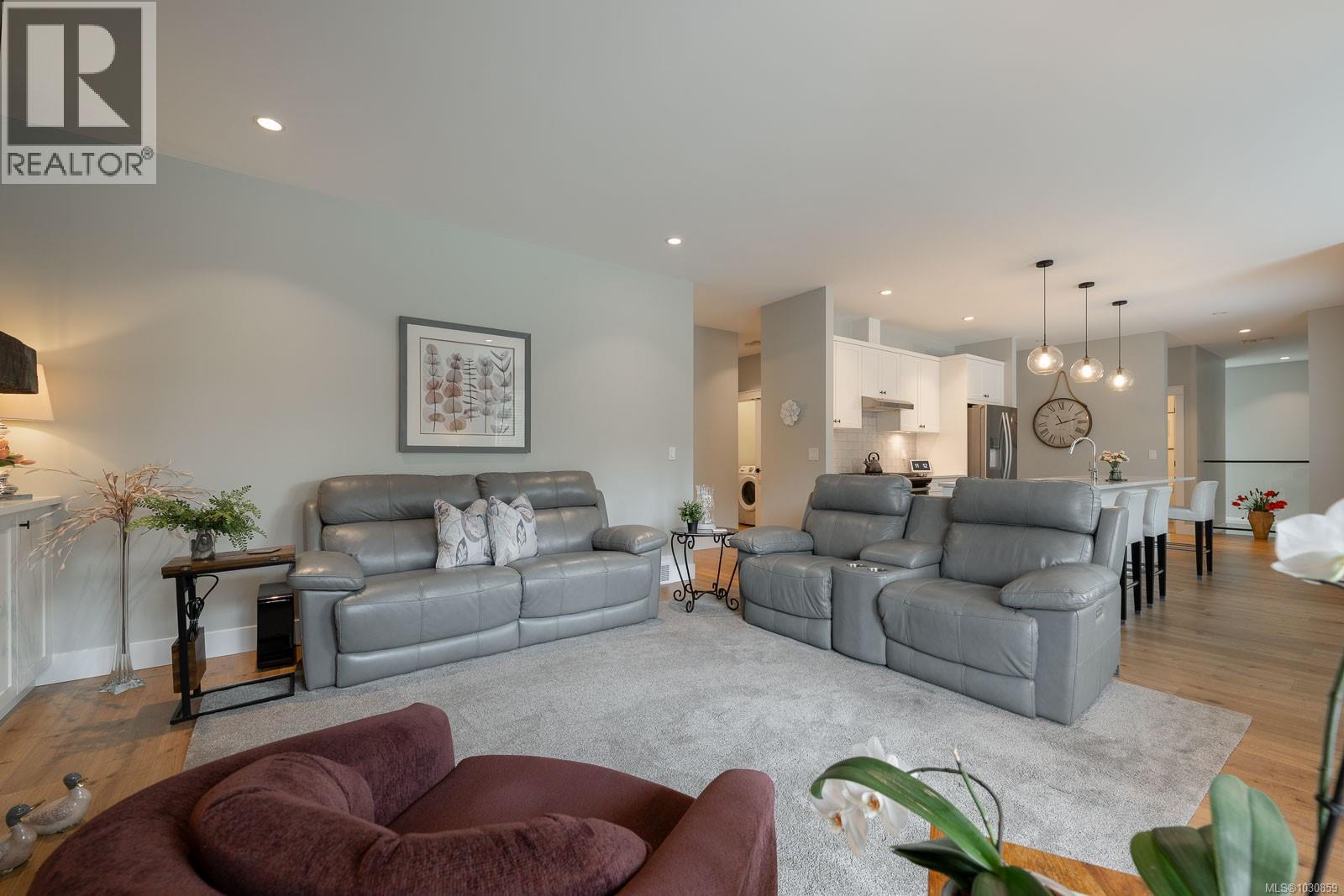 3829 Glen Oaks Dr, Nanaimo