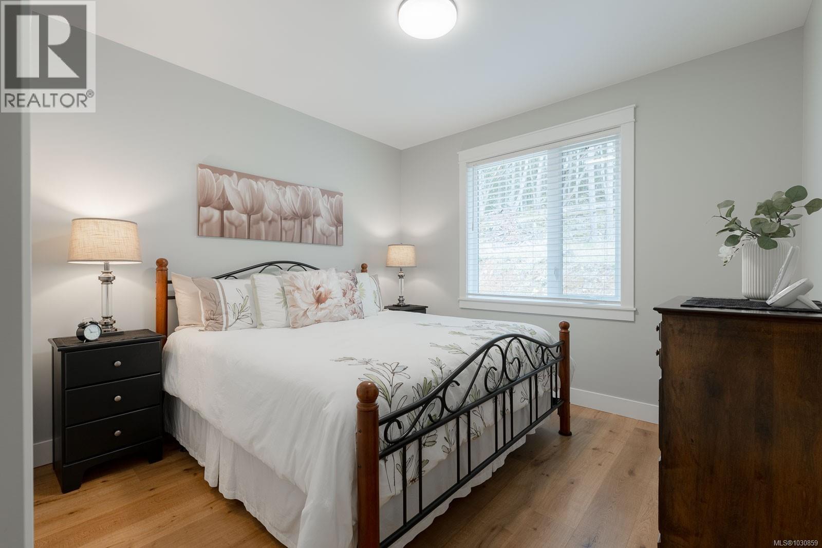 3829 Glen Oaks Dr, Nanaimo