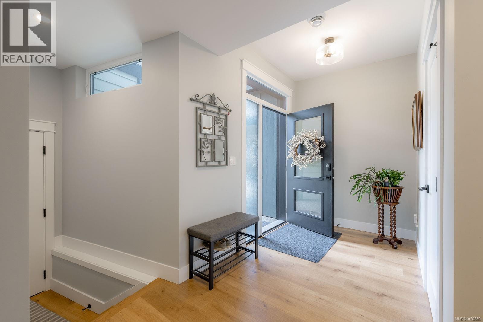 3829 Glen Oaks Dr, Nanaimo