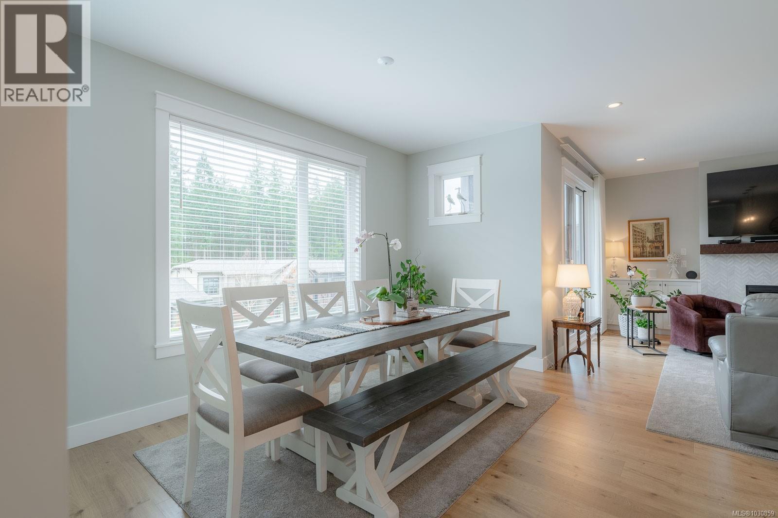 3829 Glen Oaks Dr, Nanaimo