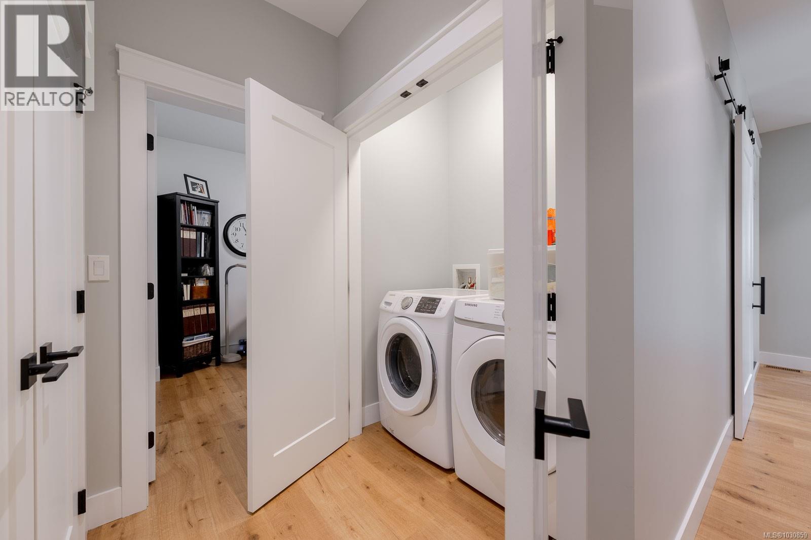 3829 Glen Oaks Dr, Nanaimo