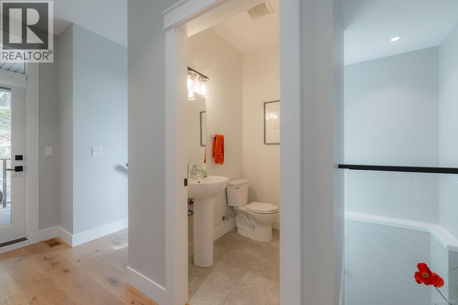 3829 Glen Oaks Dr, Nanaimo