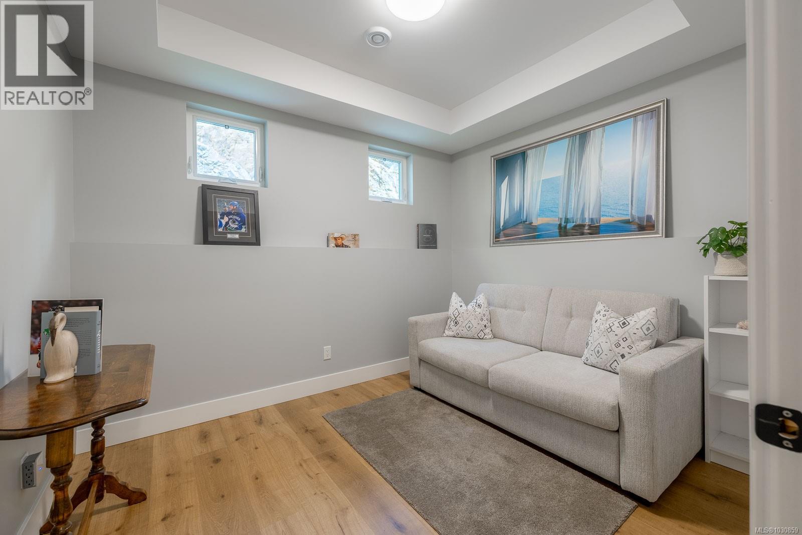 3829 Glen Oaks Dr, Nanaimo