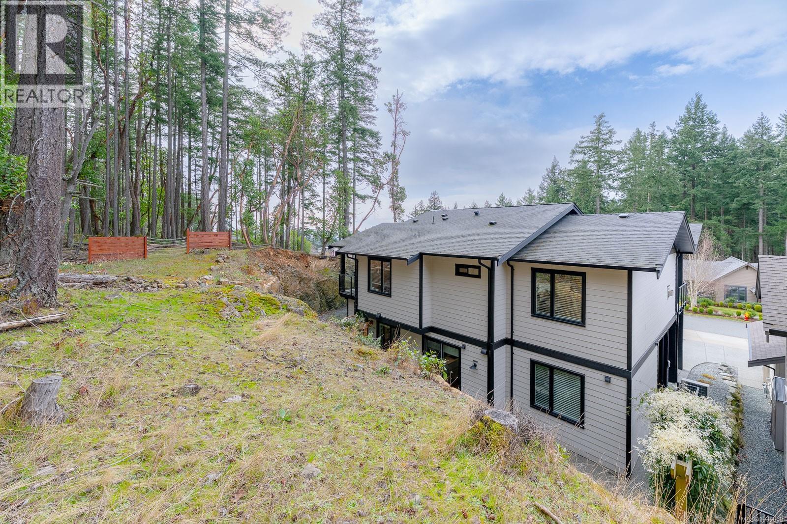 3829 Glen Oaks Dr, Nanaimo