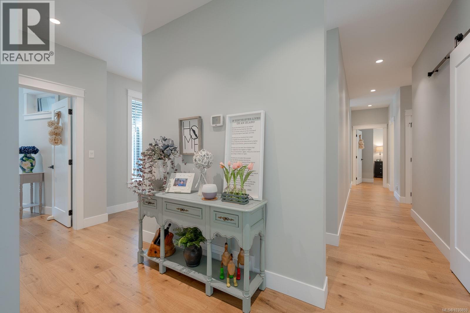 3829 Glen Oaks Dr, Nanaimo