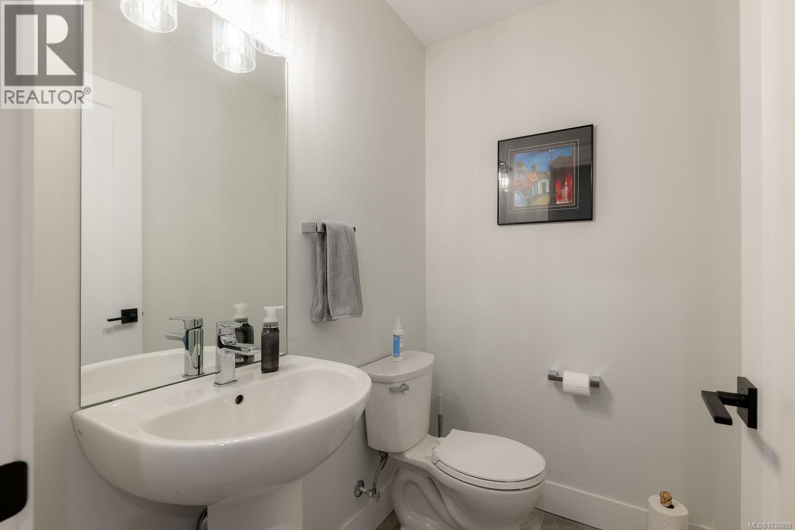 3829 Glen Oaks Dr, Nanaimo