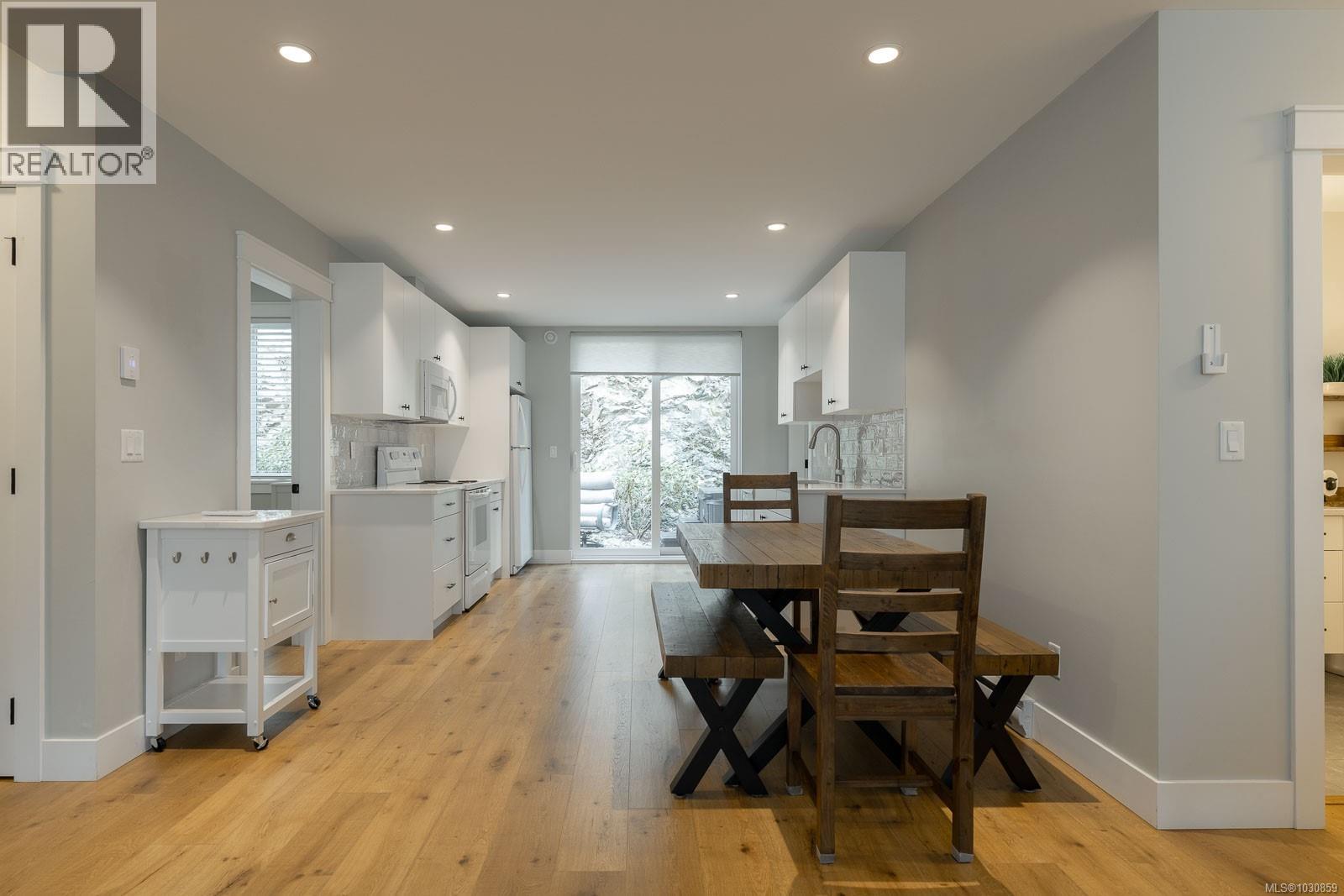 3829 Glen Oaks Dr, Nanaimo