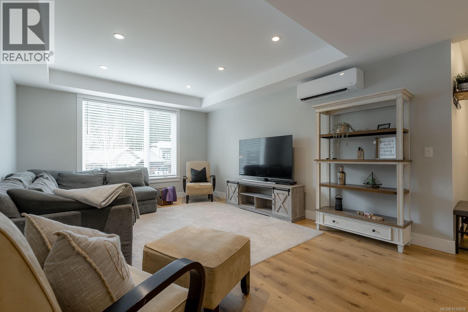 3829 Glen Oaks Dr, Nanaimo