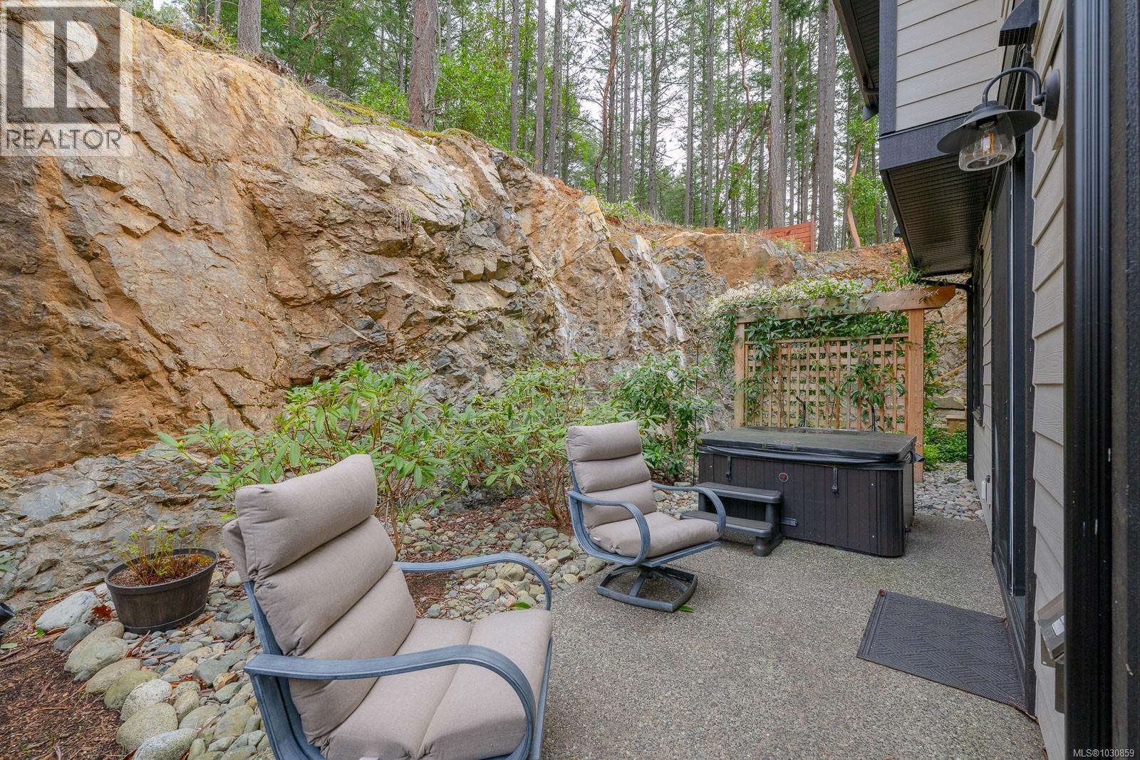 3829 Glen Oaks Dr, Nanaimo