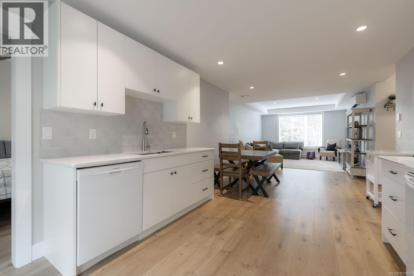 3829 Glen Oaks Dr, Nanaimo