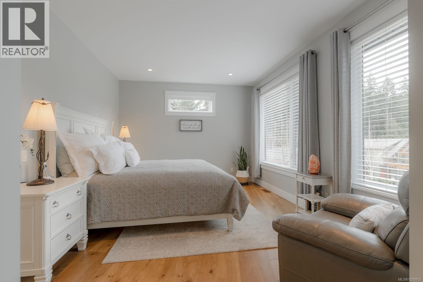 3829 Glen Oaks Dr, Nanaimo