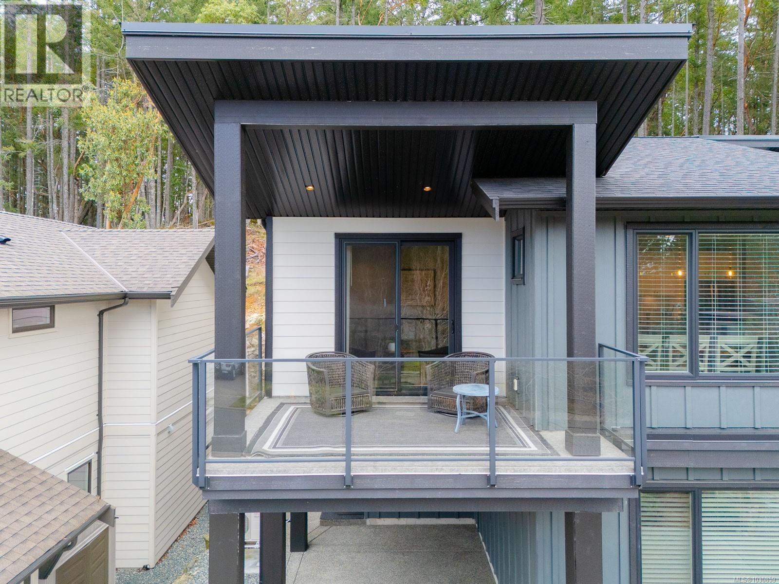 3829 Glen Oaks Dr, Nanaimo