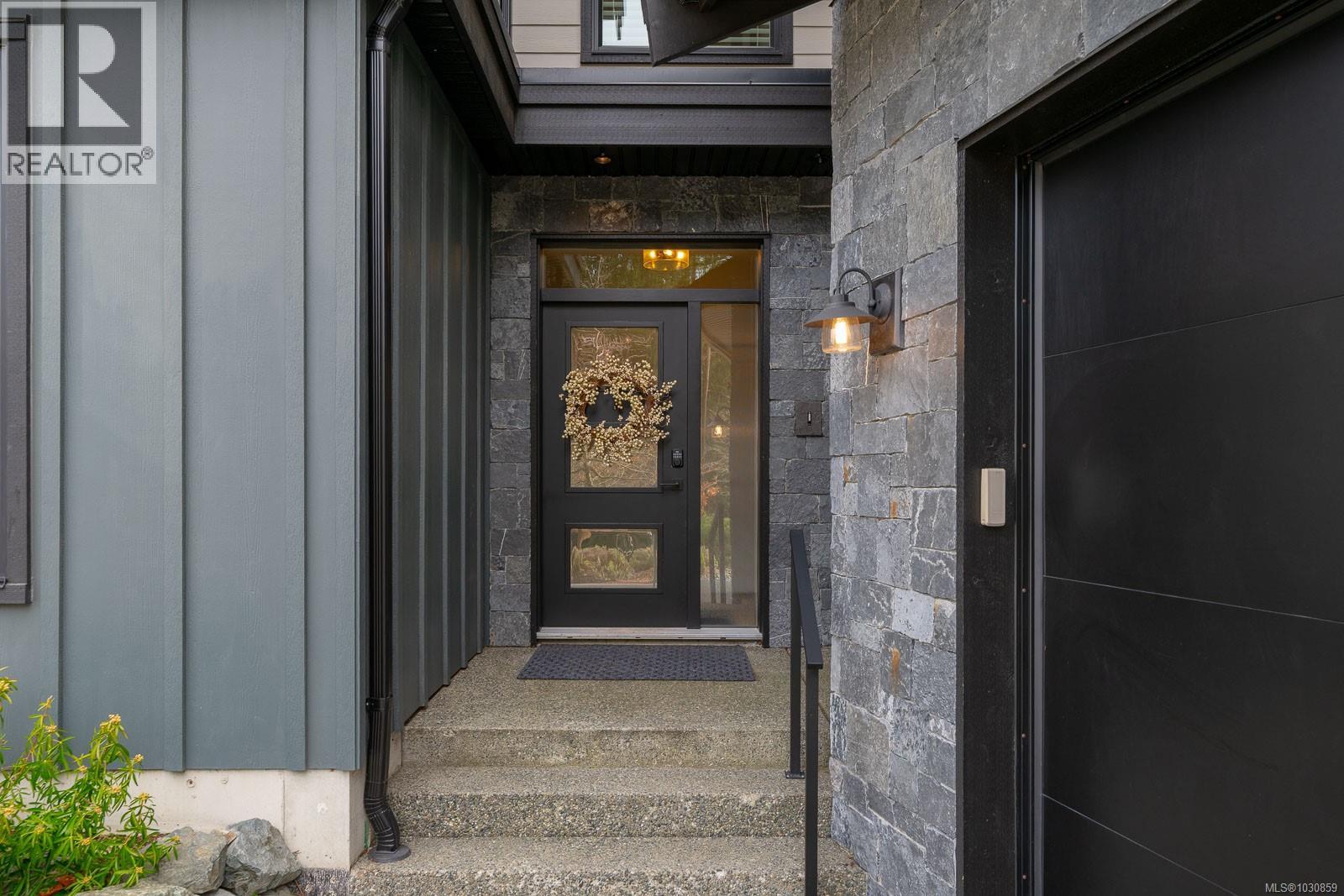 3829 Glen Oaks Dr, Nanaimo