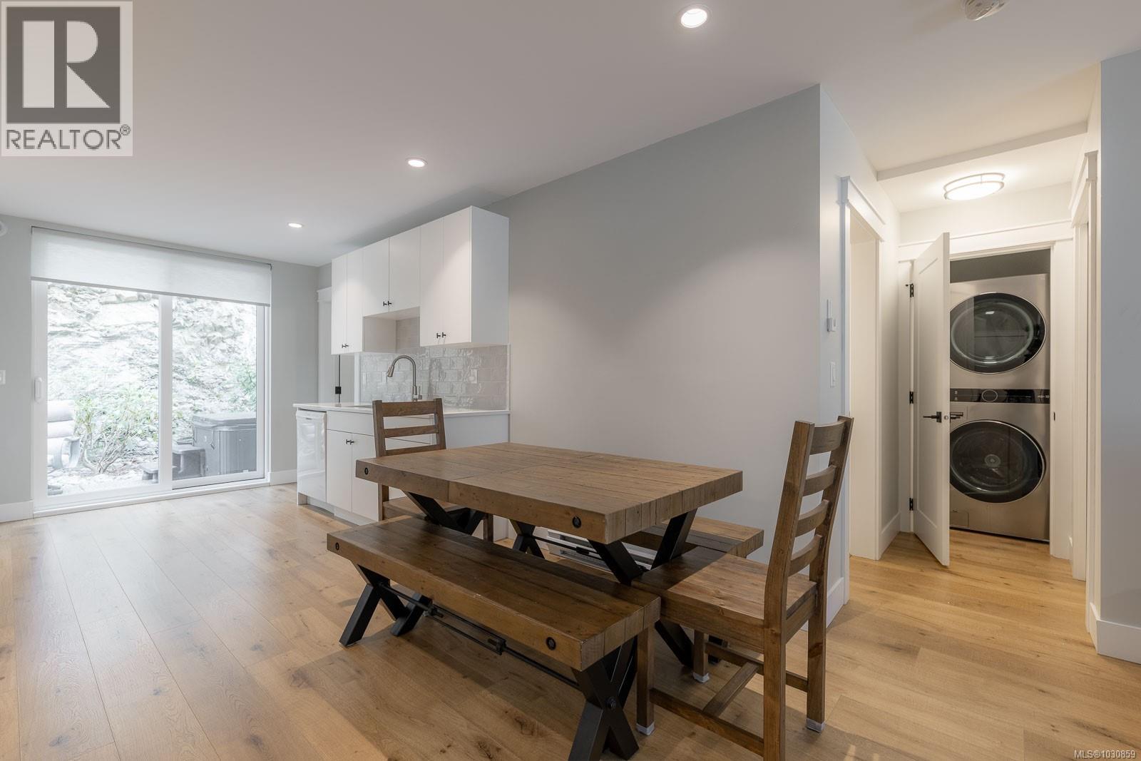 3829 Glen Oaks Dr, Nanaimo