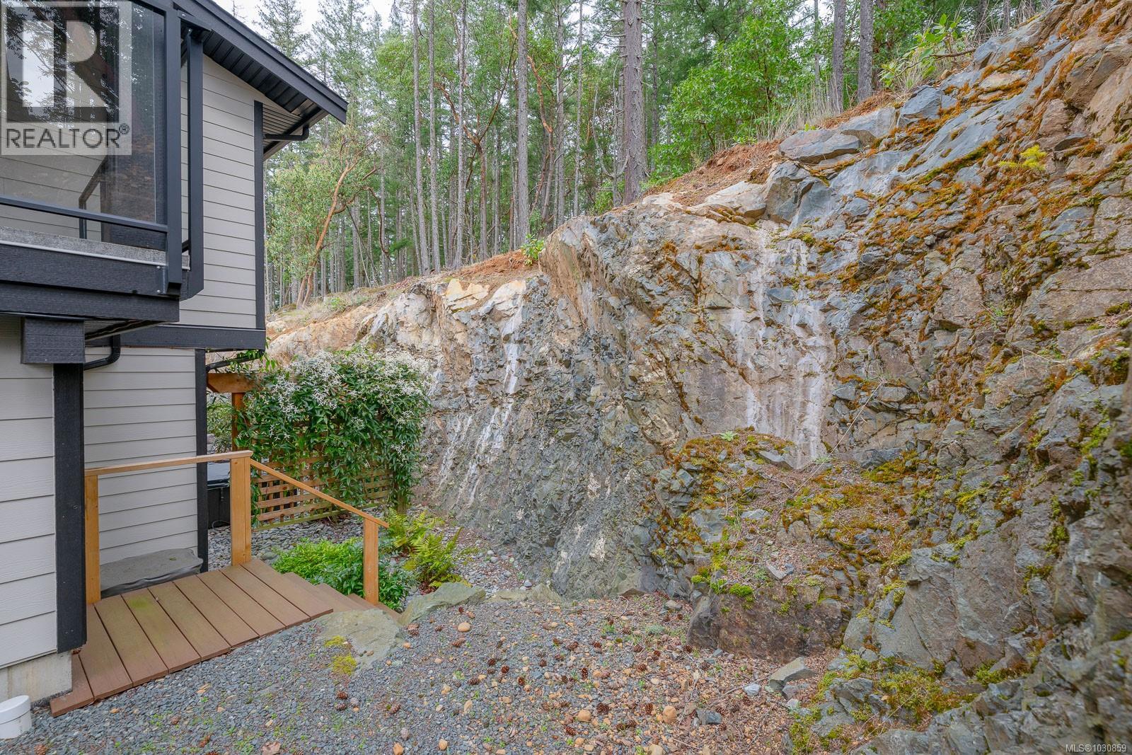 3829 Glen Oaks Dr, Nanaimo