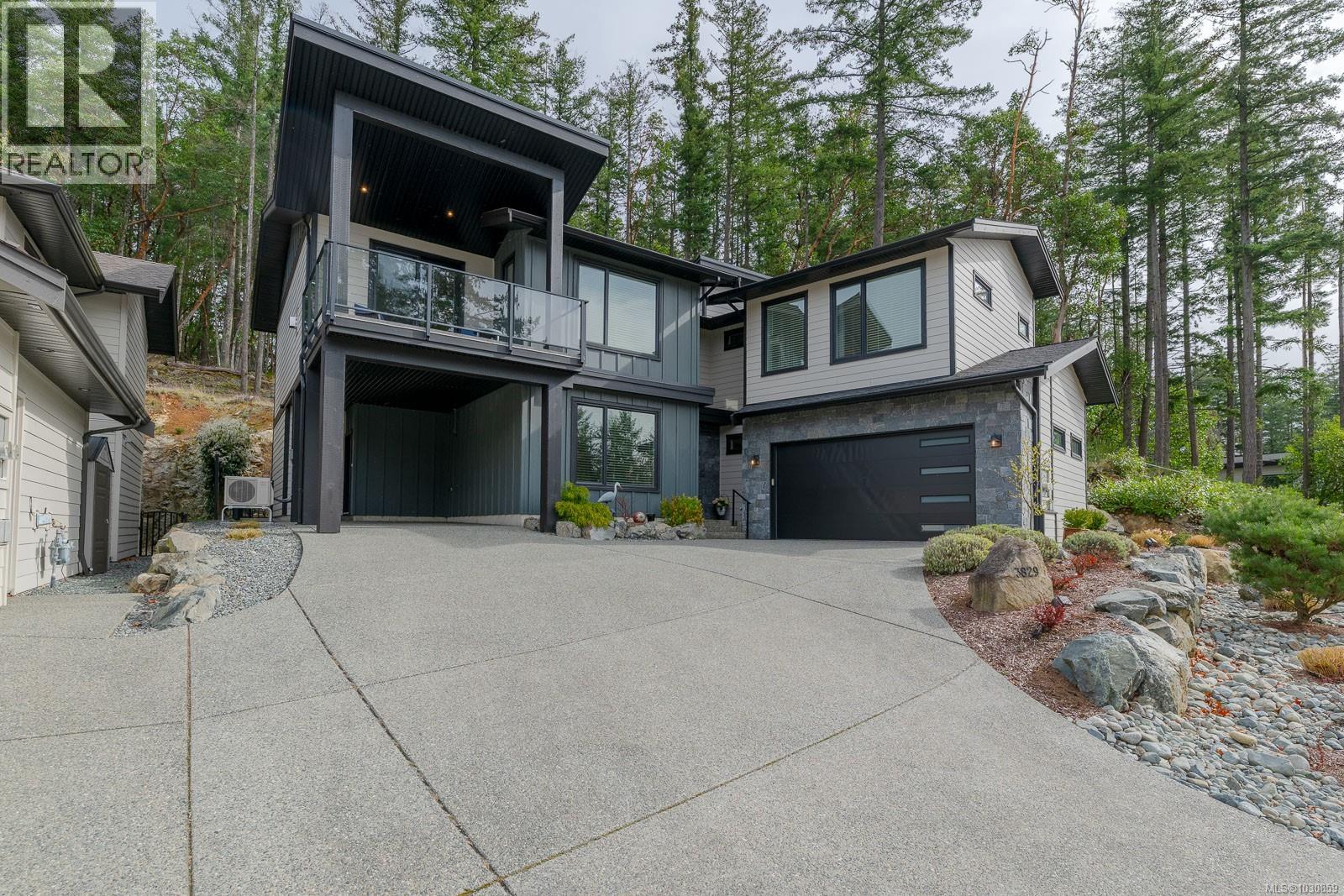 3829 Glen Oaks Dr, Nanaimo