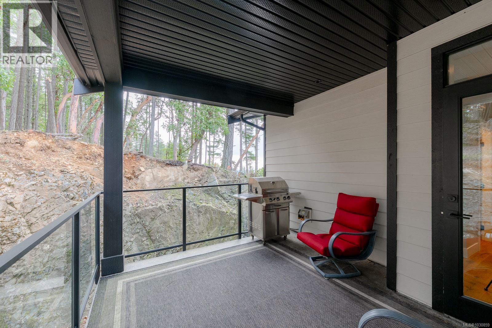 3829 Glen Oaks Dr, Nanaimo